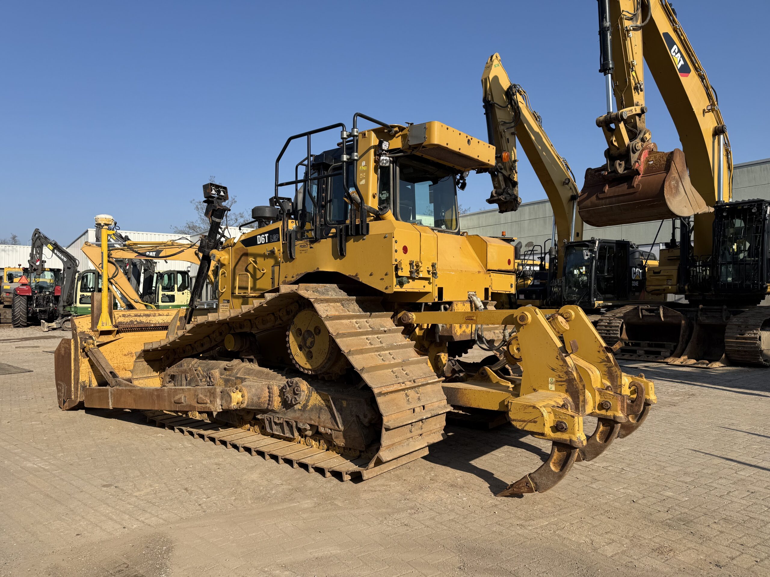Caterpillar D6T