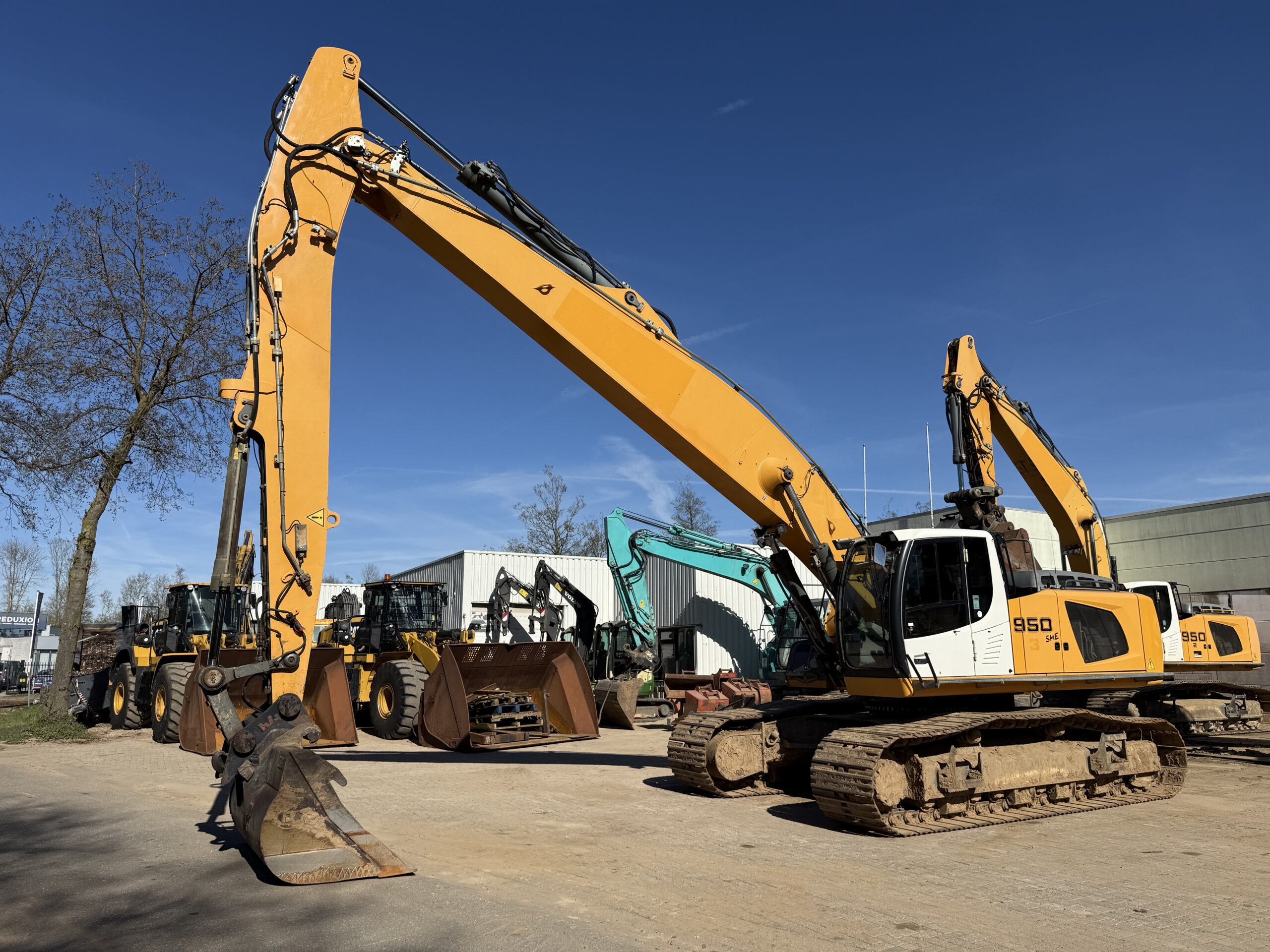 Liebherr R946 SHD long reach