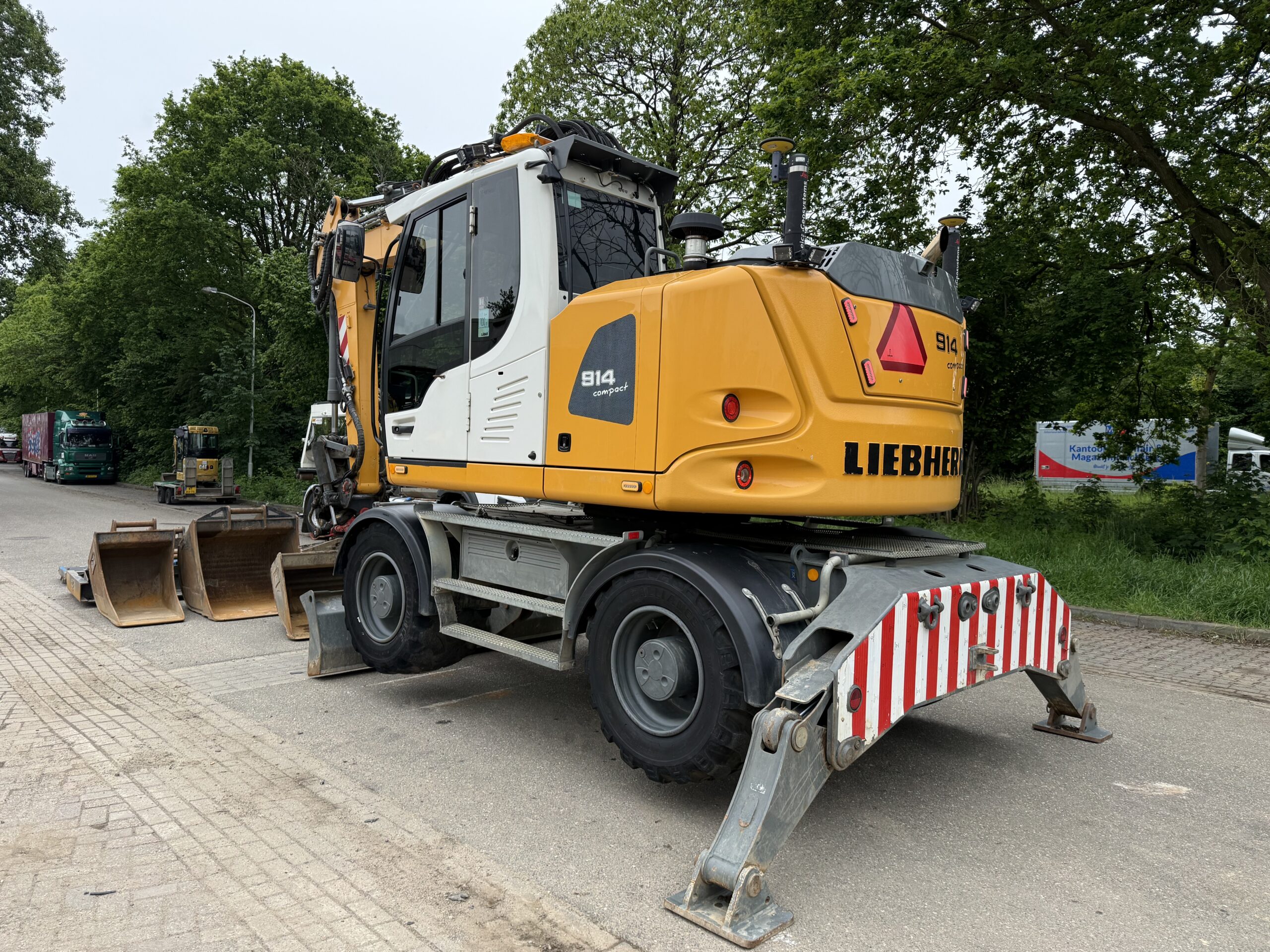 Liebherr A914