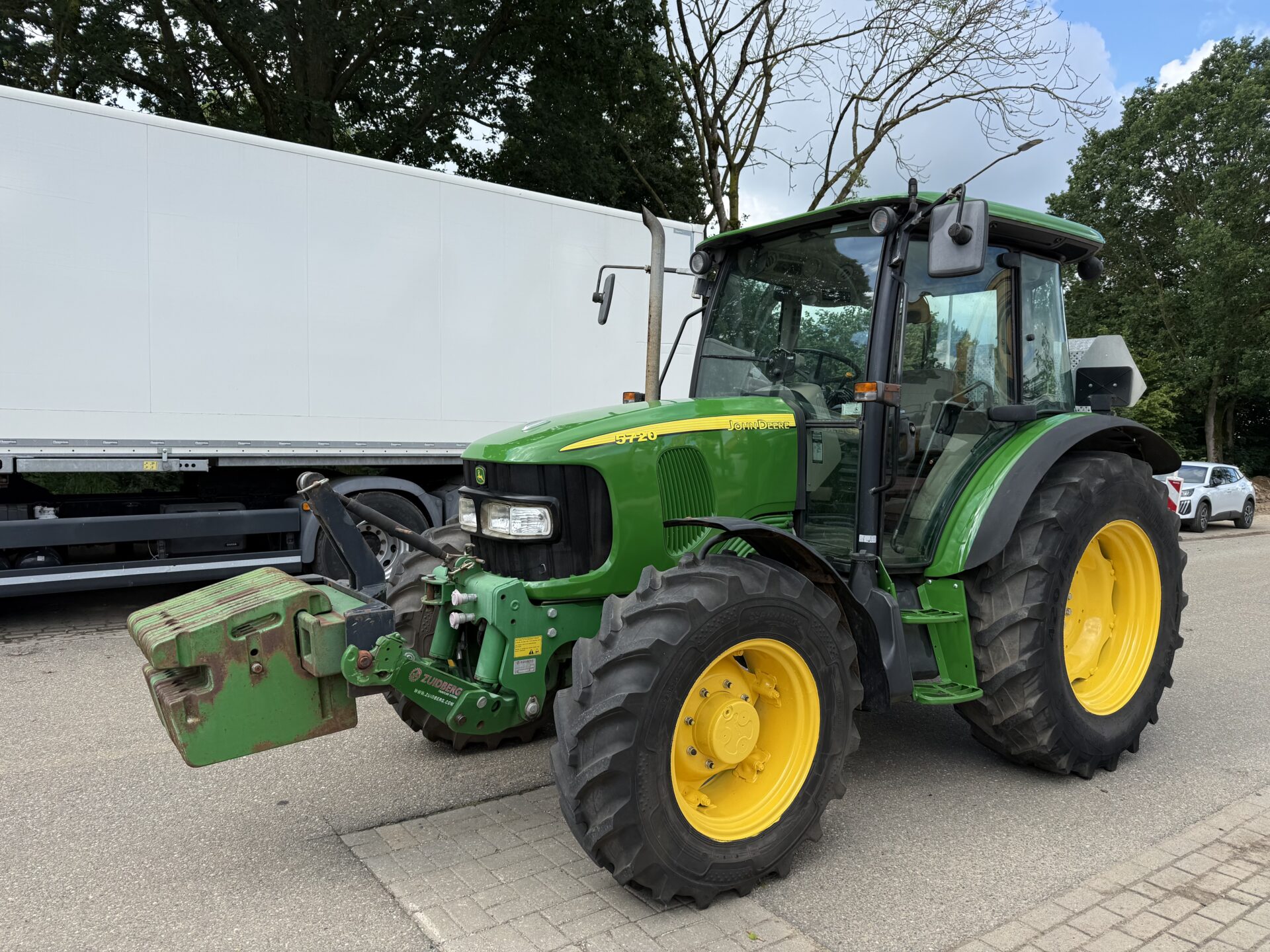 John deere 5720