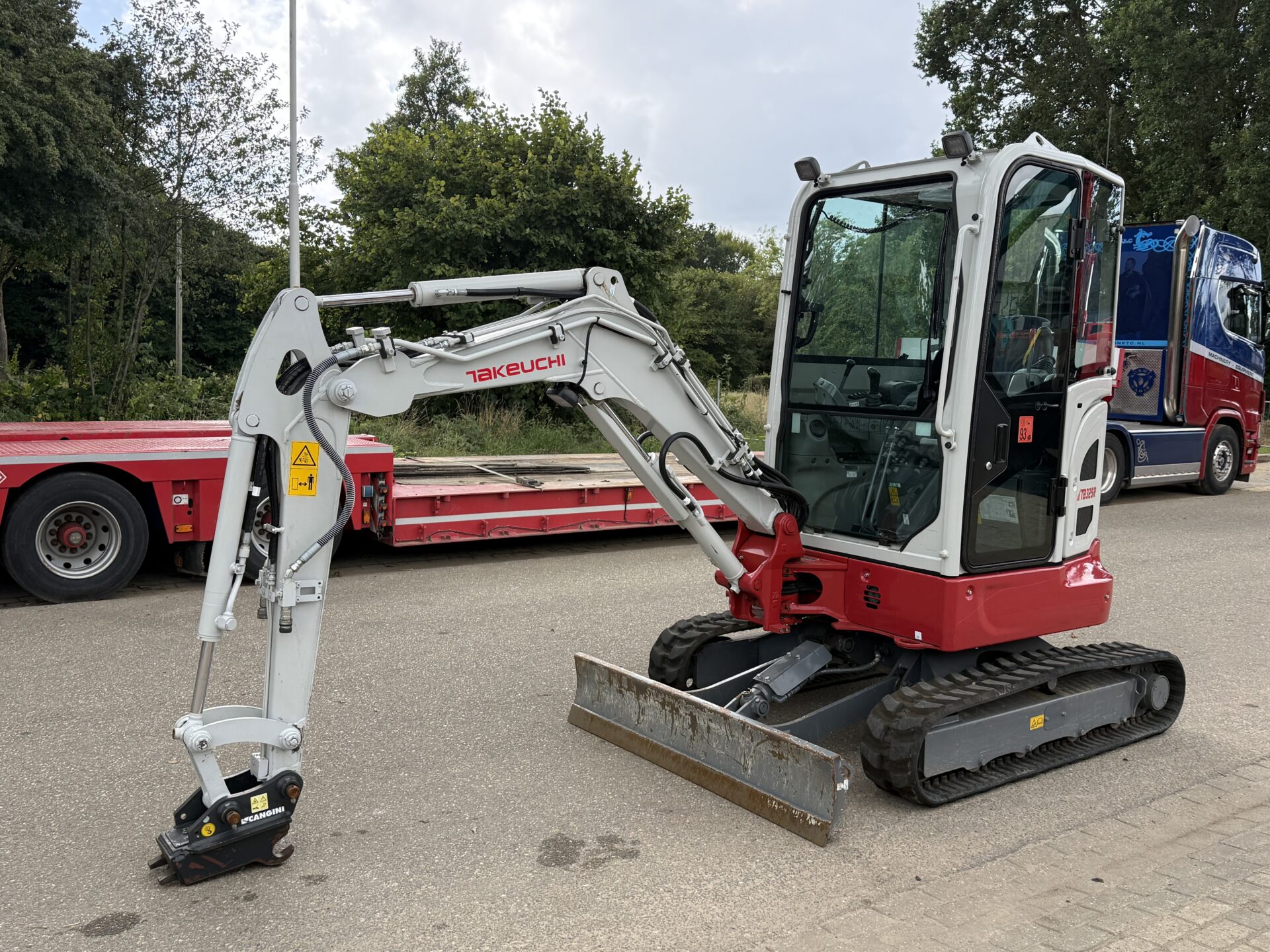 Takeuchi TB325
