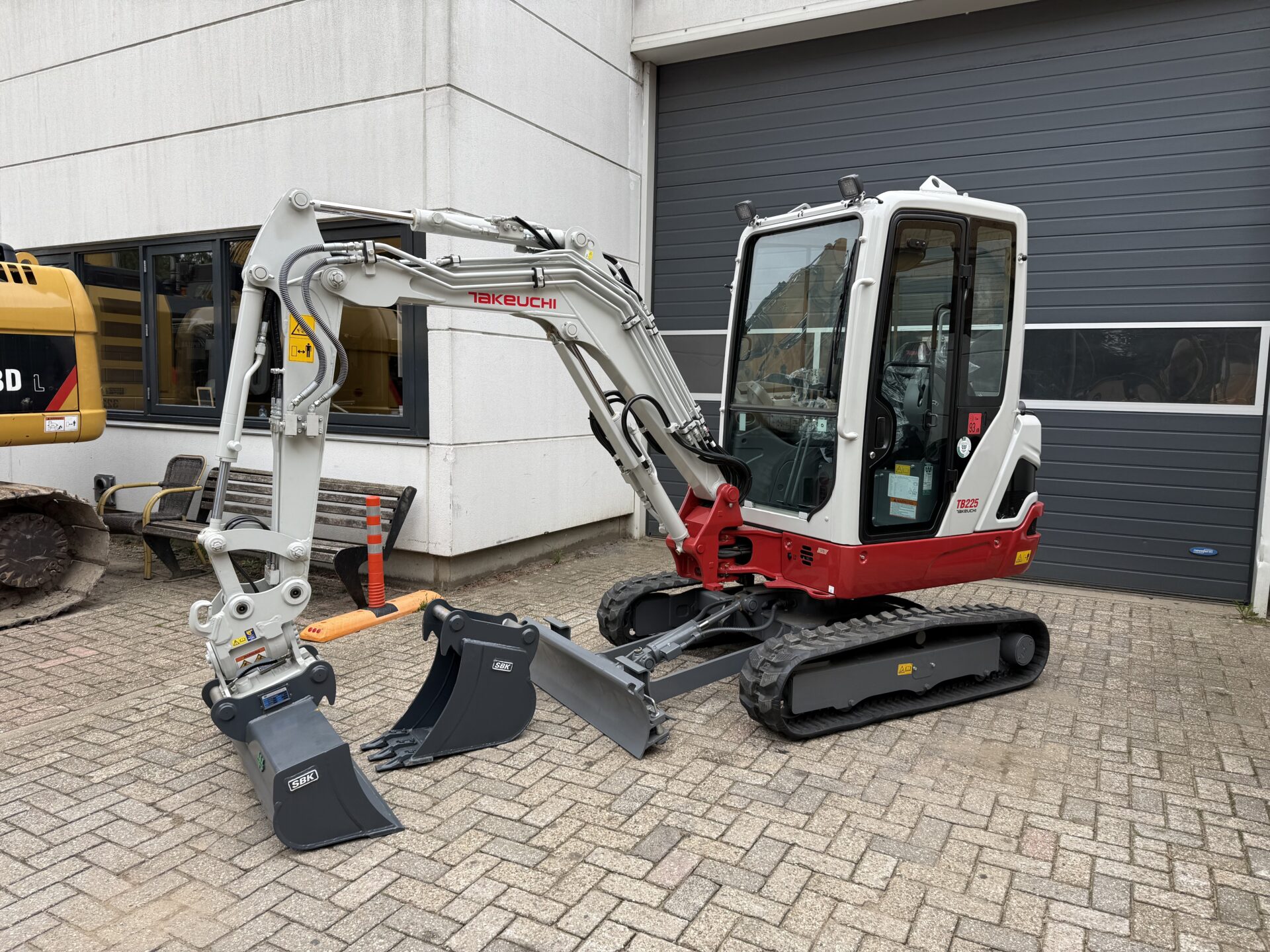 Takeuchi TB225