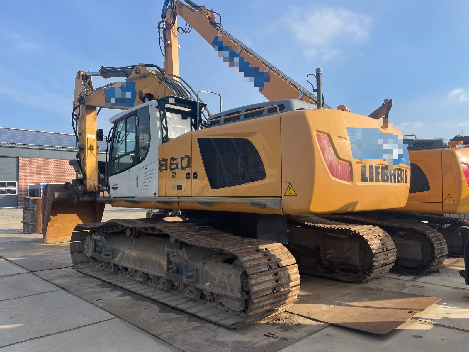 Liebherr R946